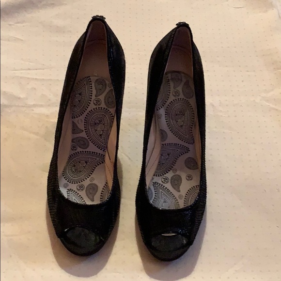 Calvin Klein Shoes - Styles for the Stylish Elegant black shoes